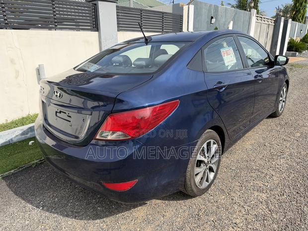 Hyundai Accent SE Sedan 2017 Blue