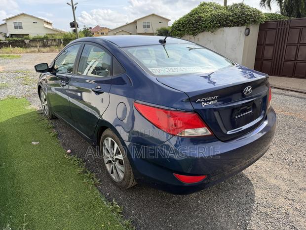 Hyundai Accent SE Sedan 2017 Blue