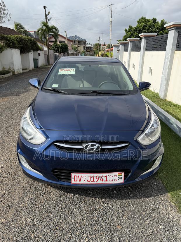 Hyundai Accent SE Sedan 2017 Blue