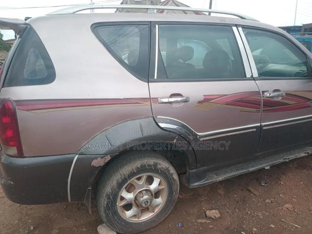 SsangYong Rexton 2008 Silver