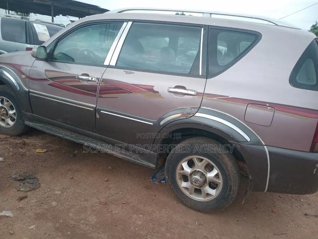 SsangYong Rexton 2008 Silver