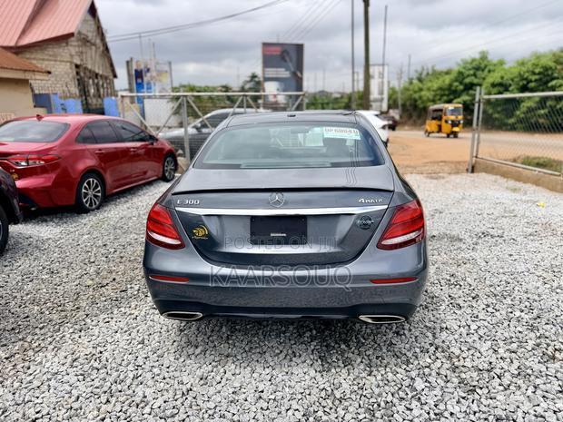 Mercedes-Benz E300 2018 Gray