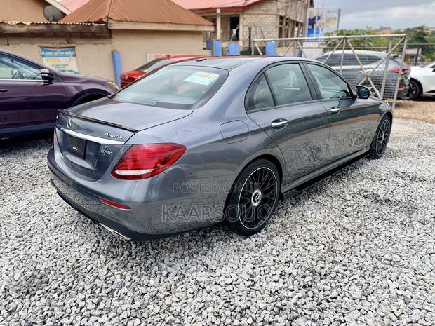 Mercedes-Benz E300 2018 Gray