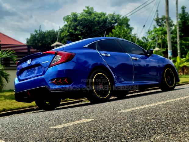Honda Civic 2018 Blue
