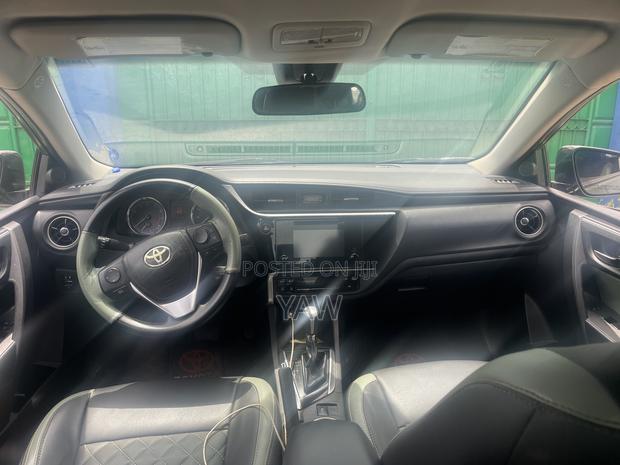 Toyota Corolla LE Eco (1.8L 4cyl 2A) 2018 Green
