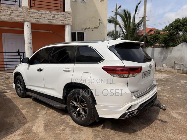 Toyota Highlander Limited 2019 White