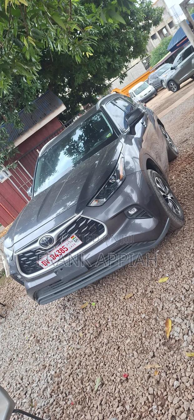 Toyota Highlander 2023 Gray