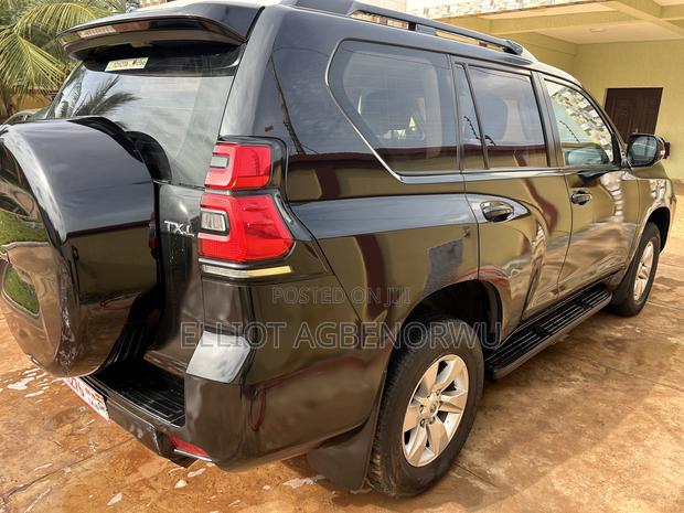 Toyota Land Cruiser Prado 2.7 2021 Black