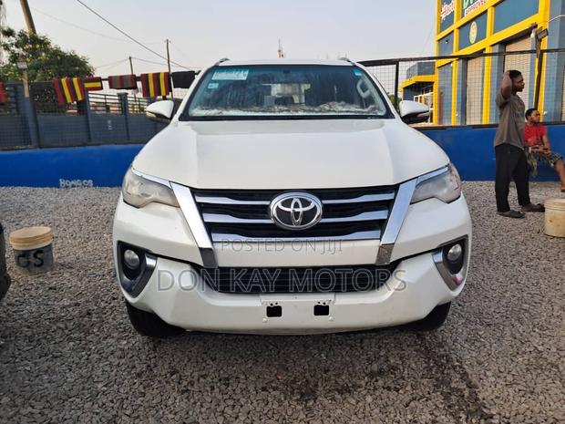 Toyota Fortuner 2.7 AWD 2020 White
