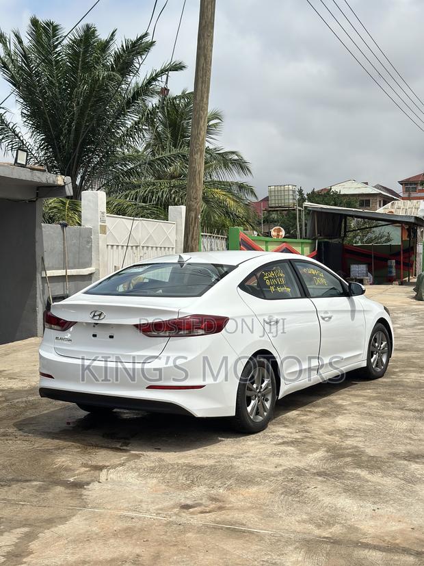 Hyundai Elantra SE 2018 White