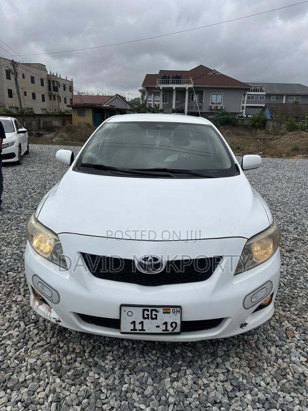 Toyota Corolla 2010 White