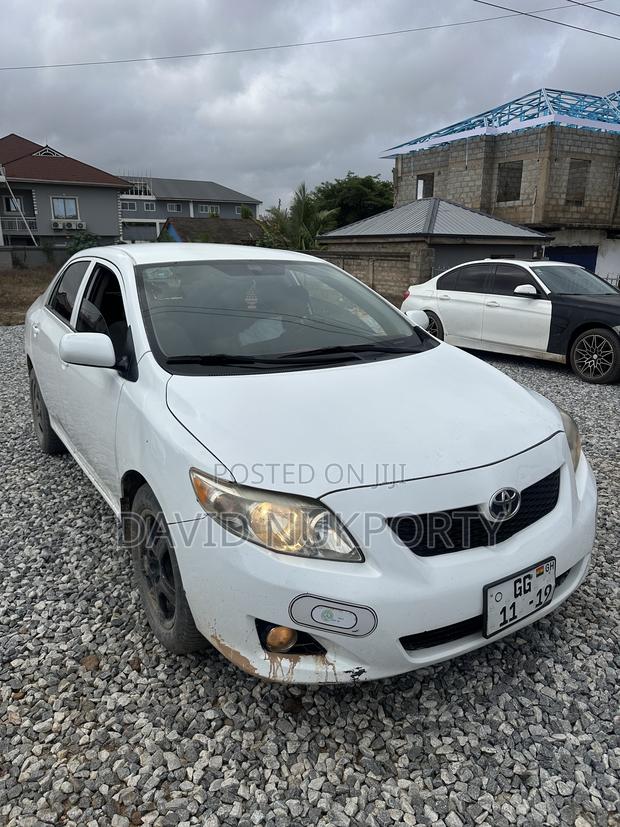 Toyota Corolla 2010 White