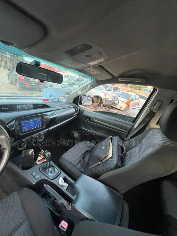 Toyota Hilux 2012