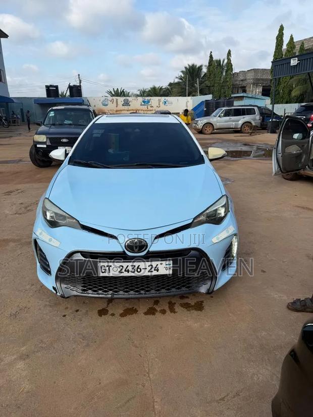 Toyota Corolla 2017 Blue