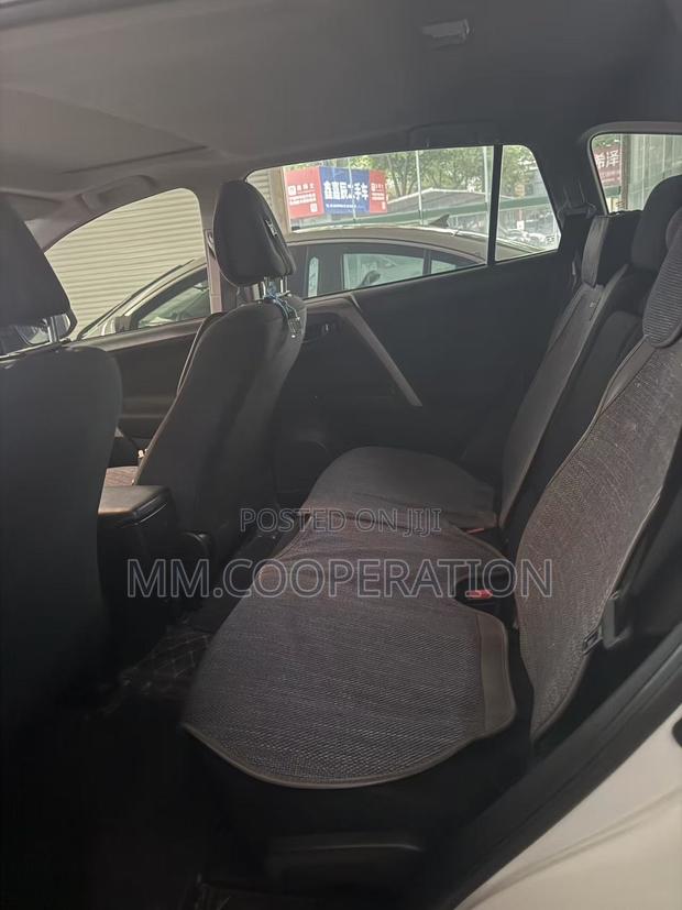 Toyota RAV4 Limited AWD 2019 White