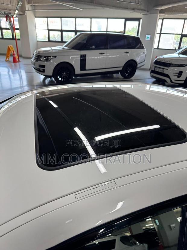 Toyota RAV4 XLE 4dr SUV AWD (2.5L 4cyl 6A) 2018 White