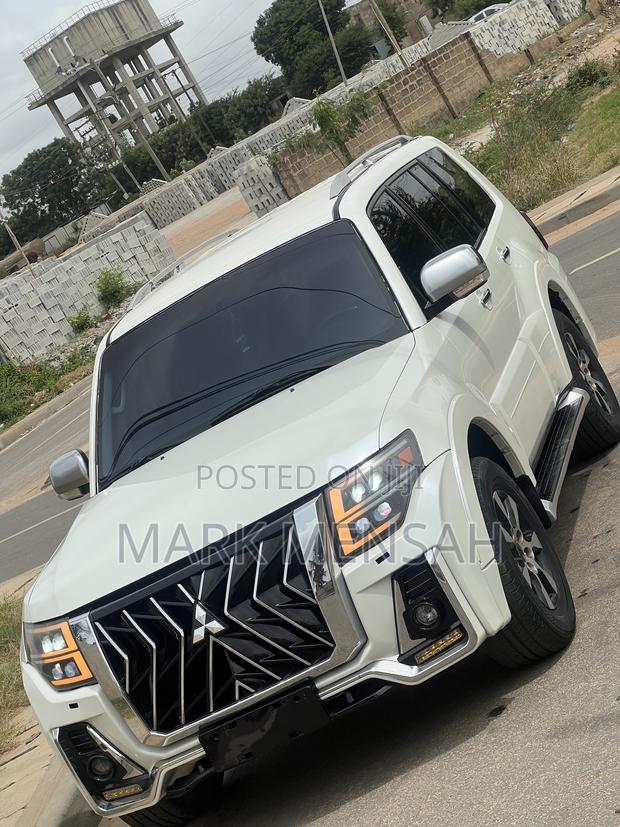 Mitsubishi Pajero 2016 Off white