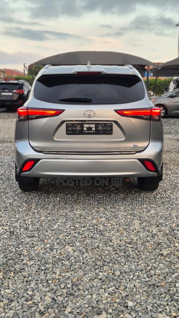 Toyota Highlander Platinum 2021 Silver