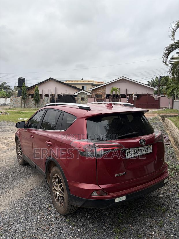 Toyota RAV4 2017 Red