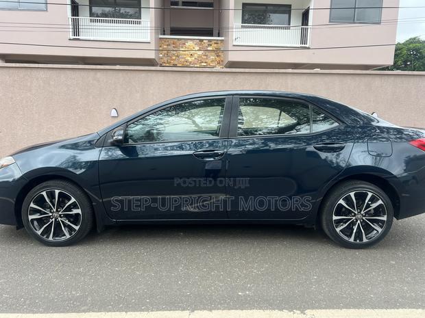 Toyota Corolla 2018 Gray