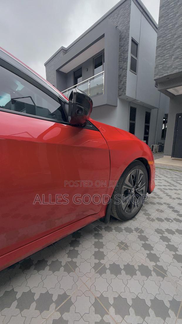 Honda Civic EX-L w/Navi 4dr Hatchback (1.5L 4cyl) 2017 Red