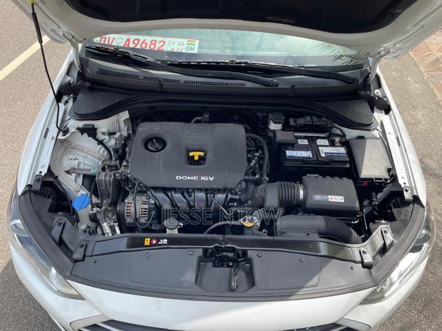 Hyundai Elantra 2017 White