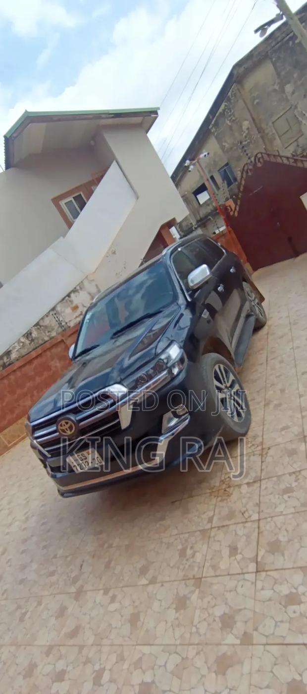 Toyota Land Cruiser 2012 Black