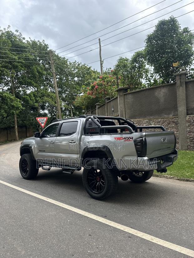 Toyota Tacoma 2018 Gray