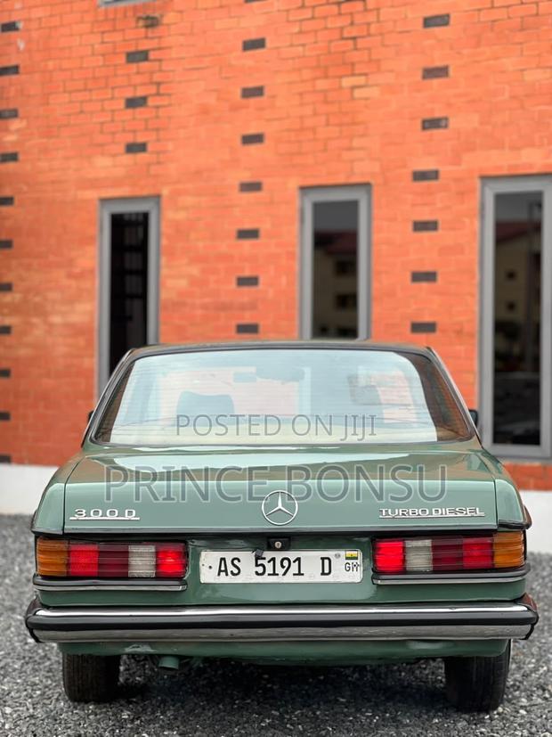 Mercedes-Benz 300D 1999 Green