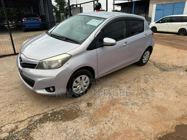 Toyota Vitz 2013 Purple