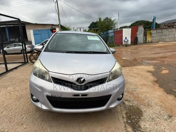 Toyota Vitz 2013 Purple