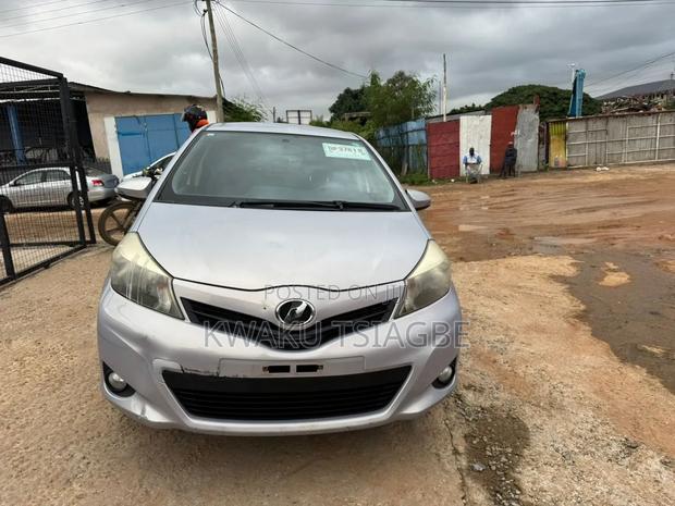 Toyota Vitz 2013 Purple