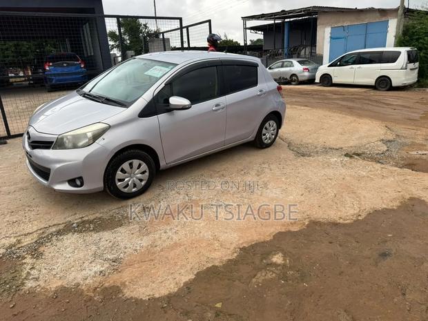 Toyota Vitz 2013 Purple