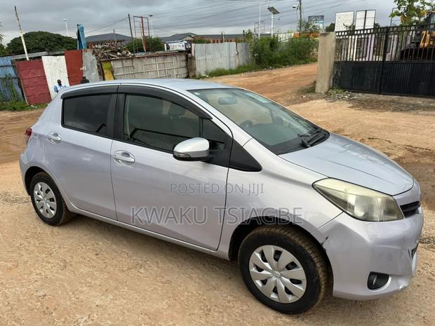 Toyota Vitz 2013 Purple