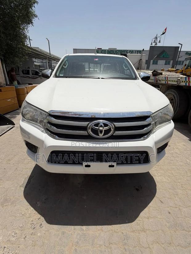 Toyota Hilux 2020 White
