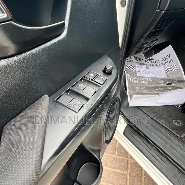 Toyota Hilux 2020 White