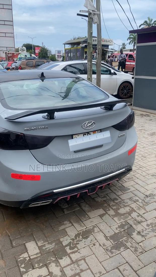 Hyundai Elantra 2012 Gray