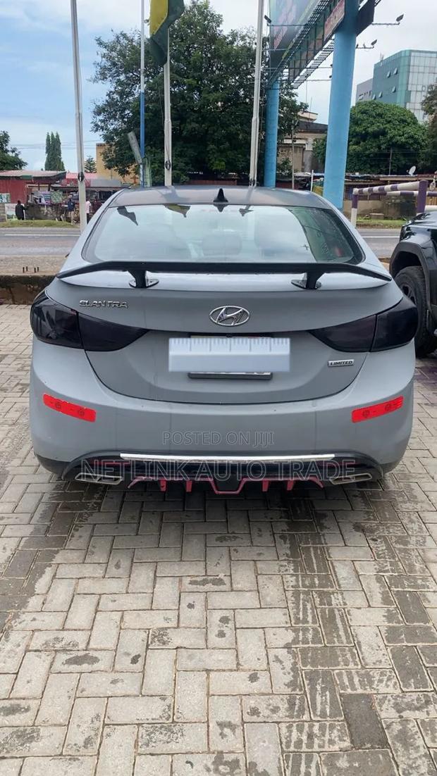 Hyundai Elantra 2012 Gray