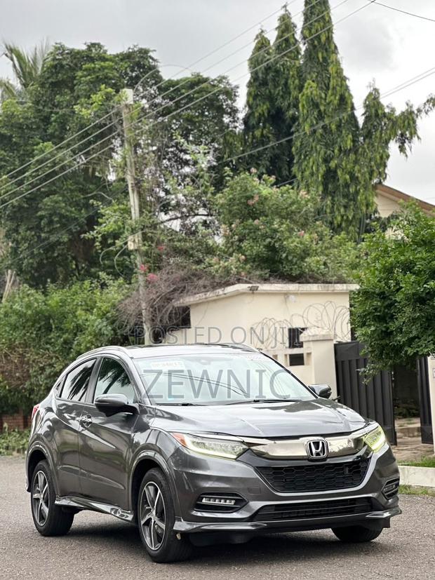 Honda HR-V Touring AWD 2019 Gray