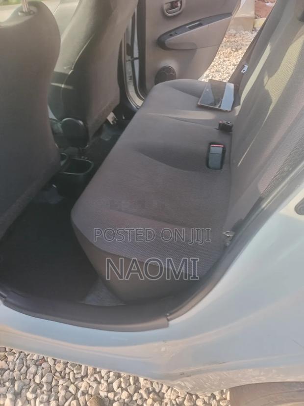 Toyota Vitz 2012 White