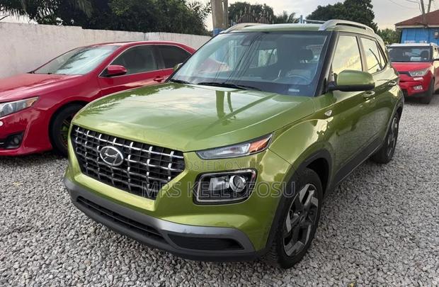 Hyundai Venue 2021 Green