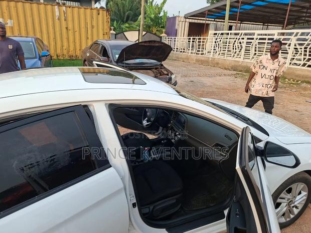 Hyundai Elantra 2020 White