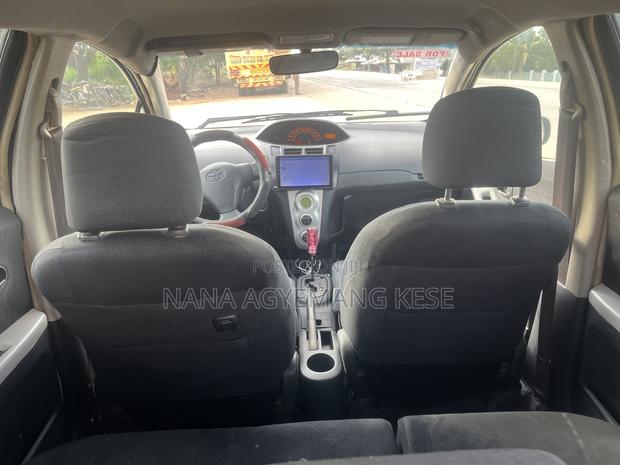 Toyota Vitz 2010 Black