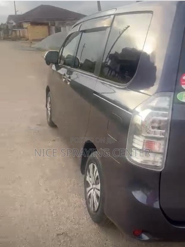 Toyota Voxy 2013 Black