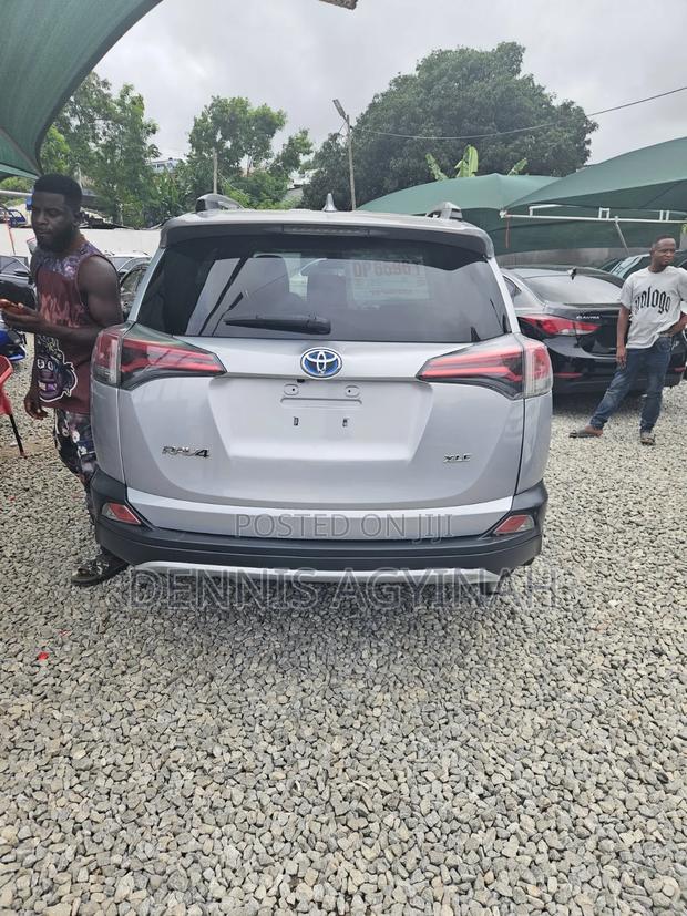 Toyota RAV4 2018 Silver