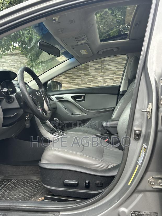 Hyundai Elantra Limited Sedan FWD (1.8L 4cyl 6A) 2013 Gray