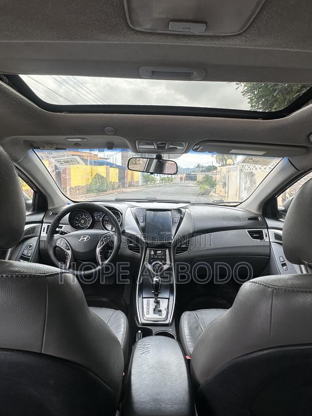 Hyundai Elantra Limited Sedan FWD (1.8L 4cyl 6A) 2013 Gray