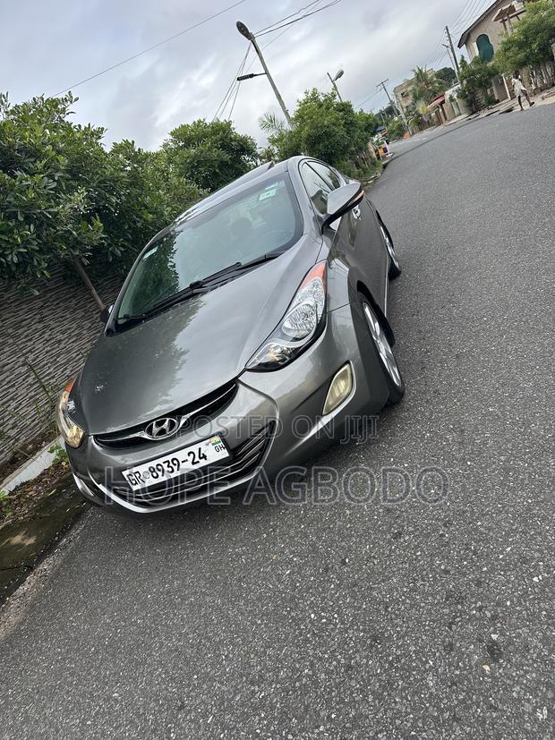 Hyundai Elantra Limited Sedan FWD (1.8L 4cyl 6A) 2013 Gray