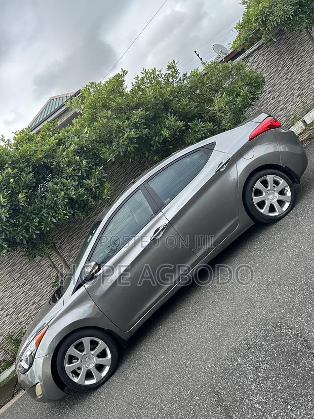 Hyundai Elantra Limited Sedan FWD (1.8L 4cyl 6A) 2013 Gray
