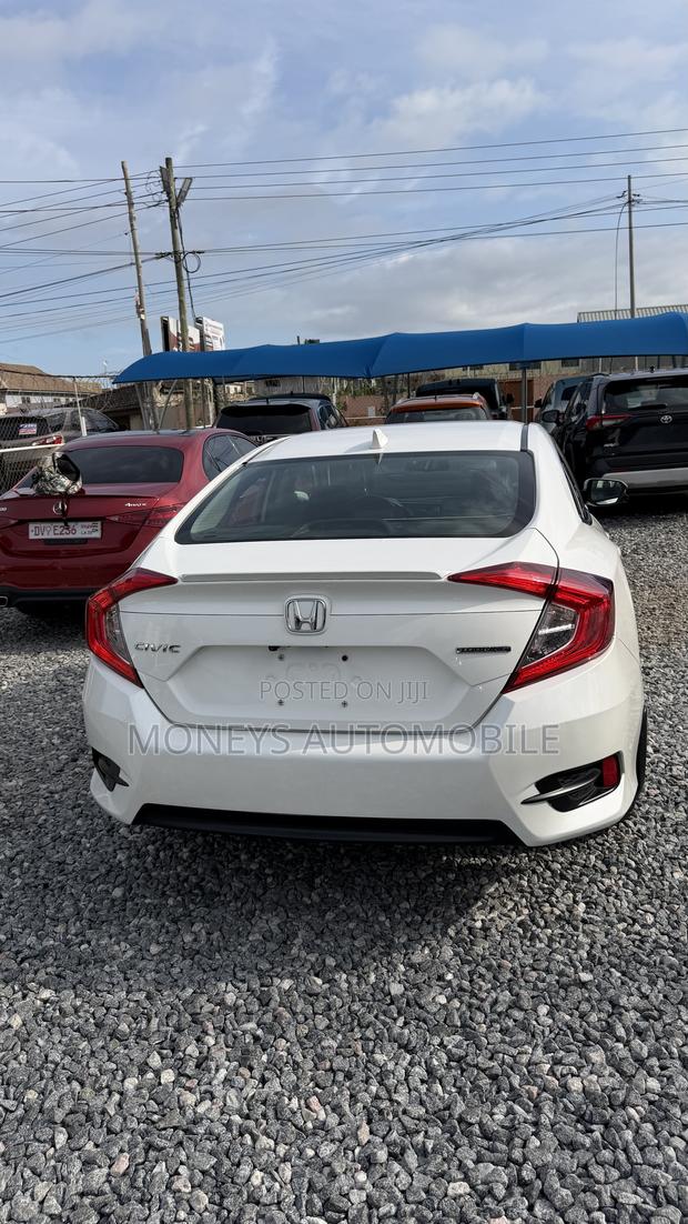Honda Civic Touring Coupe 2019 White